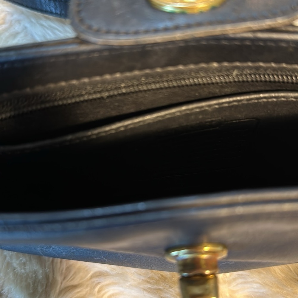 Coach crossbody purse like new condition - Picture 2 of 3